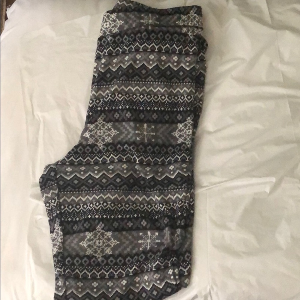 Maurice’s Christmas legginings